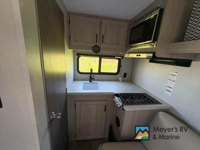 2025 Coachmen RV Catalina Summit Series 7 - Photo 16