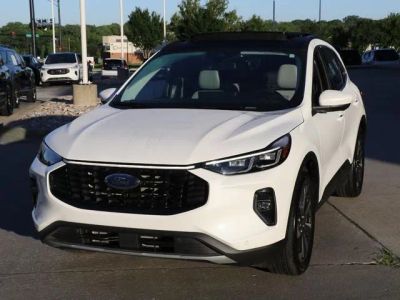 2023 Ford Escape — side profile view