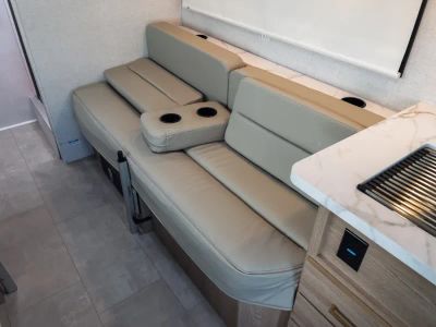 2027 Thor Motor Coach CHATEAU — photo 11 view
