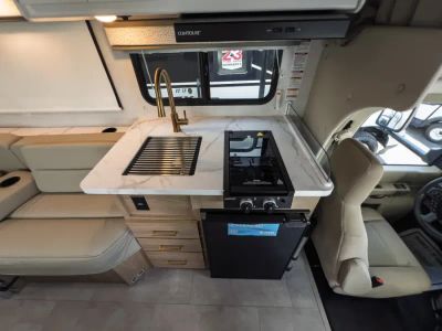 2027 Thor Motor Coach CHATEAU — photo 8 view