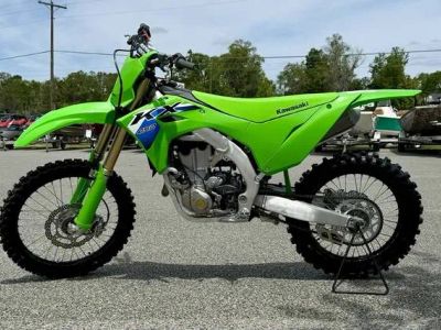 2026 Kawasaki KX™450 — front three-quarter view