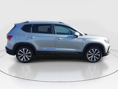 2024 Volkswagen Taos - Photo 8