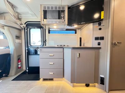 2026 Winnebago VIEW - Photo 7
