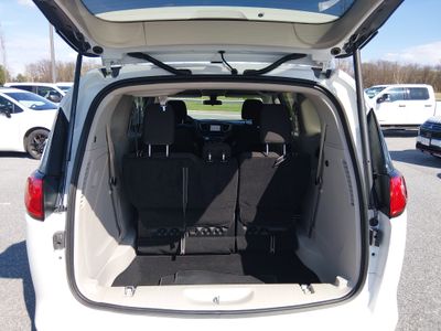 2022 Chrysler Voyager - Photo 11