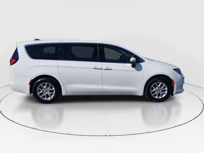 2022 Chrysler Voyager - Photo 8