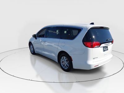 2022 Chrysler Voyager - Photo 5