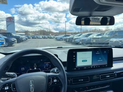 2026 Lincoln Aviator — side profile view