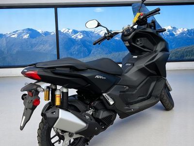 2025 Honda ADV160 - Photo 4