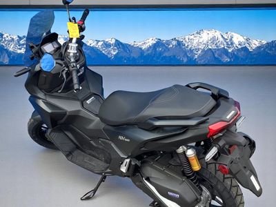 2025 Honda ADV160 - Photo 5