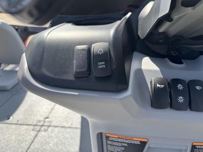 2025 Sea-Doo Switch Sport 21 - 230 hp Painted - Photo 15