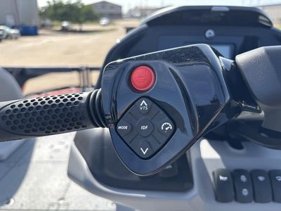 2025 Sea-Doo Switch Sport 21 - 230 hp Painted - Photo 12