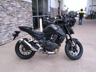 2025 Honda CB750 Hornet - Photo 2