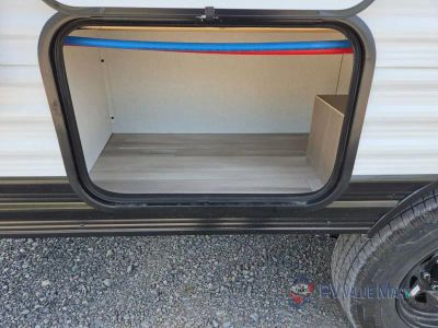 2027 Heartland Prowler — photo 13 view