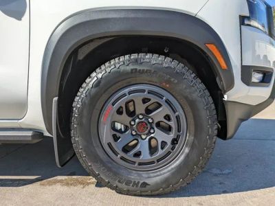 2026 Nissan Frontier — photo 12 view