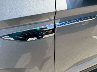 2023 Volkswagen Taos — photo 10 view