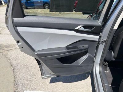 2023 Volkswagen Taos — photo 18 view