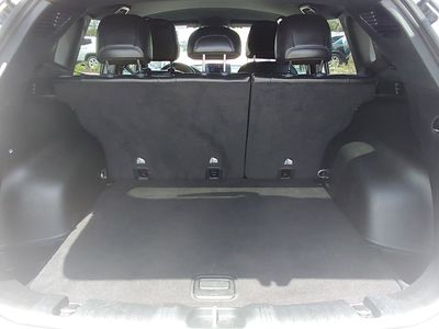2023 Jeep Compass — photo 11 view