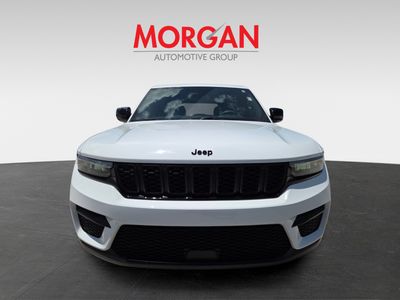 2023 Jeep Grand Cherokee — photo 8 view