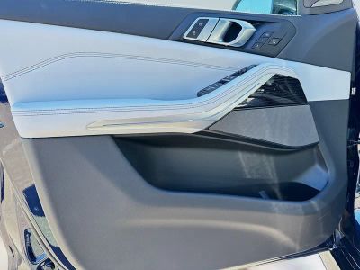 2026 BMW X5 — photo 22 view