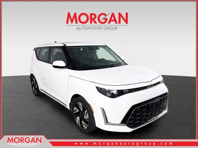 2023 Kia Soul GT-Line in Snow White Pearl — front three-quarter view