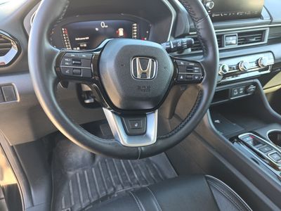 2025 Honda Pilot — photo 12 view