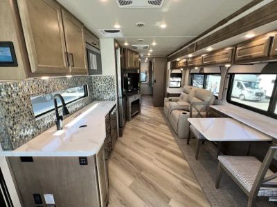 2026 Fleetwood BOUNDER - Photo 4