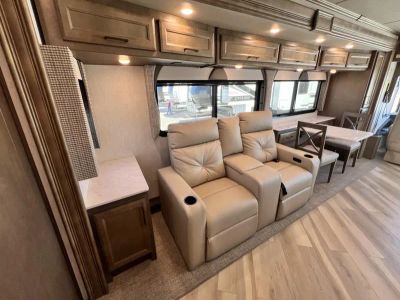 2026 Fleetwood BOUNDER - Photo 17
