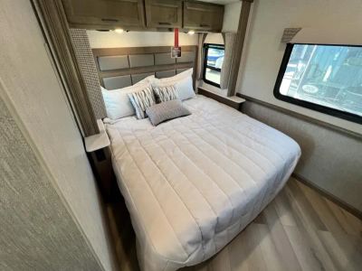 2026 Fleetwood BOUNDER - Photo 18