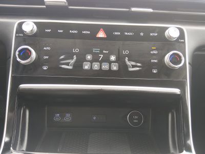 2025 Genesis GV80 - Photo 18