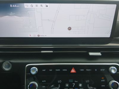 2025 Genesis GV80 - Photo 17