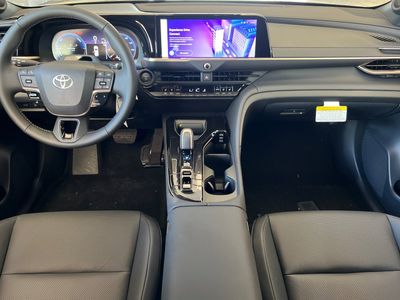 2026 Toyota Crown Signia - Photo 3