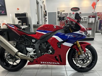 2025 Honda CBR1000RR-R Fireblade SP - Photo 1