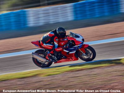2025 Honda CBR1000RR-R Fireblade SP - Photo 35