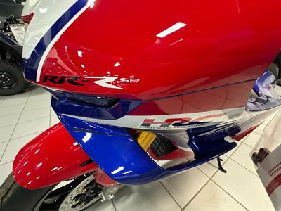 2025 Honda CBR1000RR-R Fireblade SP - Photo 5
