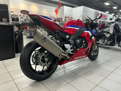 2025 Honda CBR1000RR-R Fireblade SP - Photo 13