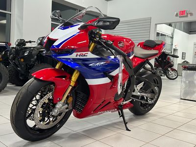 2025 Honda CBR1000RR-R Fireblade SP - Photo 11