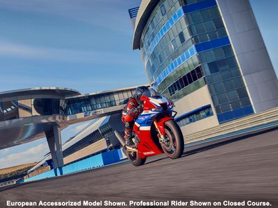2025 Honda CBR1000RR-R Fireblade SP - Photo 31