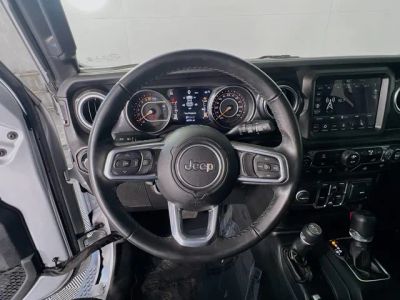 2022 Jeep Wrangler — photo 16 view