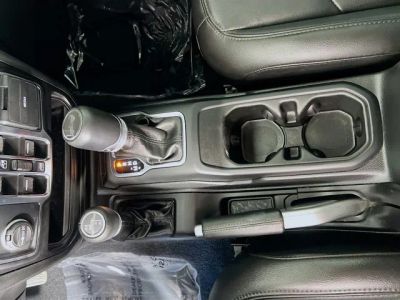 2022 Jeep Wrangler — photo 25 view