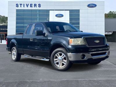 2008 Ford F-150 Lariat — front three-quarter view