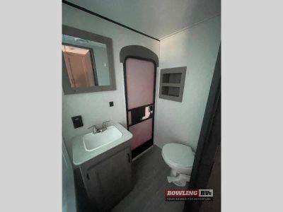 2021 Hideout 318BR — photo 18 view