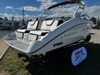 2025 Yamaha 252 S - Photo 6
