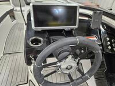 2025 Yamaha 252 S - Photo 17