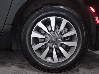 2023 Chrysler Pacifica — photo 10 view