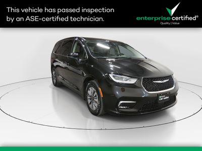 2023 Chrysler Pacifica Hybrid Touring L FWD — front three-quarter view