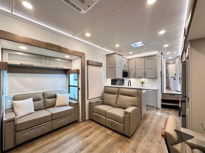 2025 Alliance RV Paradigm - Photo 12