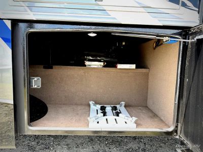 2021 Entegra Coach Accolade — photo 32 view