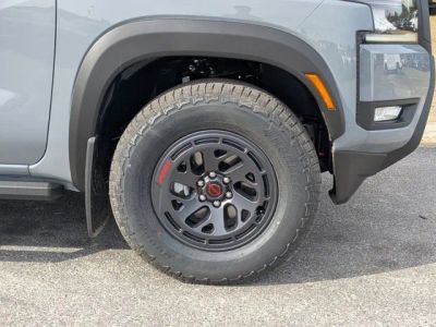 2026 Nissan Frontier — photo 11 view
