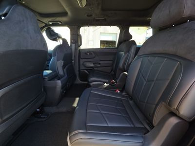 2027 Kia Telluride Hybrid — photo 18 view