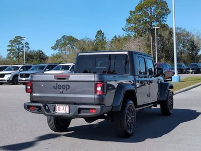 2024 Jeep Gladiator - Photo 3